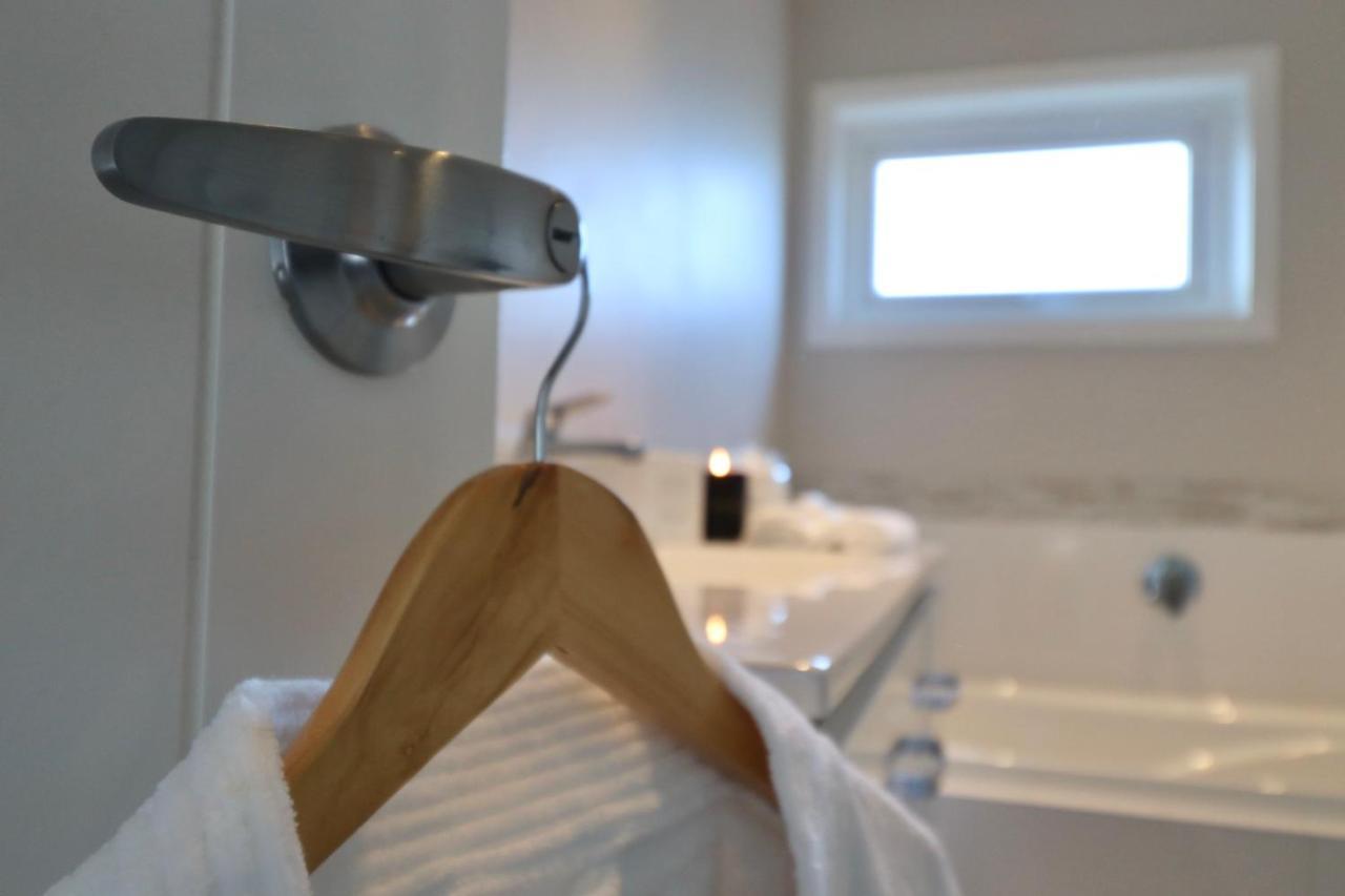 The Great Escape, Luxury Waterfront, Hottub Villa Whitianga Bagian luar foto