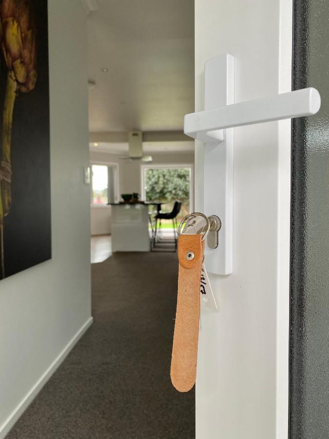 The Great Escape, Luxury Waterfront, Hottub Villa Whitianga Bagian luar foto
