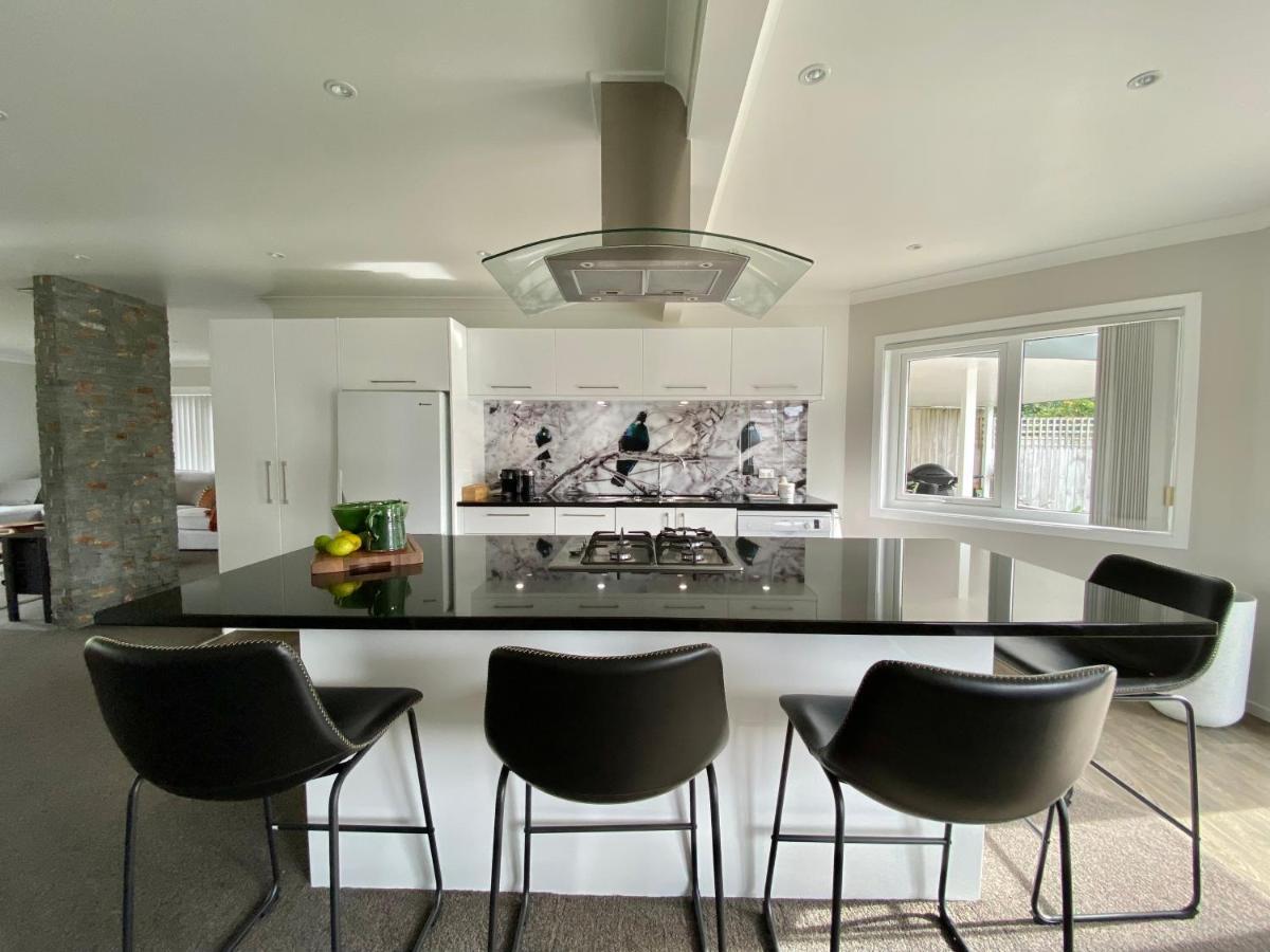 The Great Escape, Luxury Waterfront, Hottub Villa Whitianga Bagian luar foto