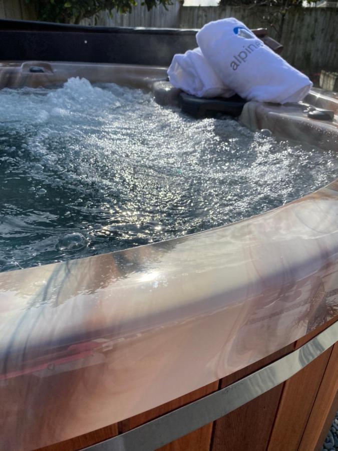 The Great Escape, Luxury Waterfront, Hottub Villa Whitianga Bagian luar foto