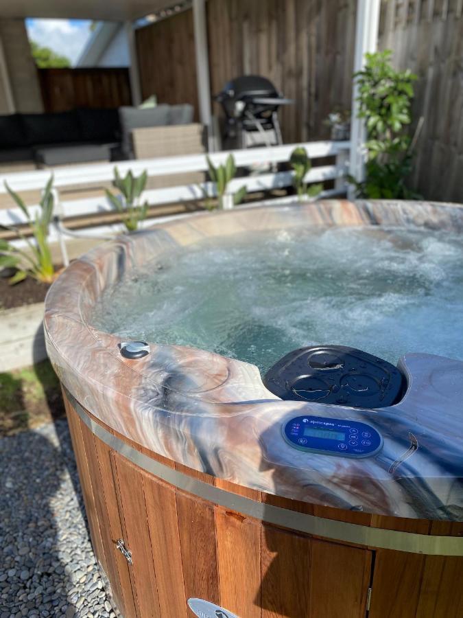 The Great Escape, Luxury Waterfront, Hottub Villa Whitianga Bagian luar foto
